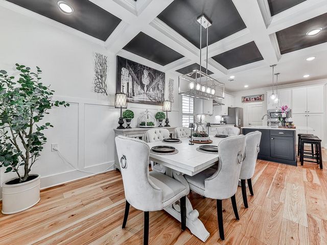 1008 Cooks Farm Way, Woodstock, GA 30189