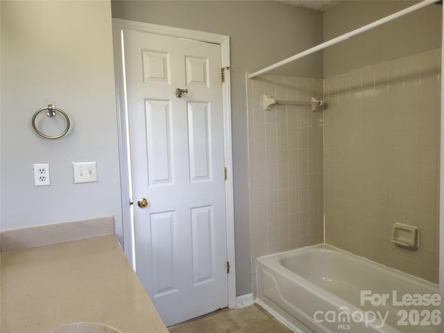 10000 Dunfries Road, Matthews, NC 28105