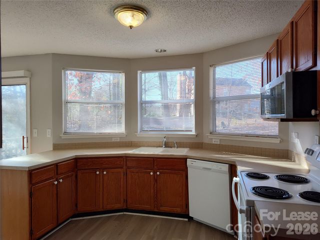 10000 Dunfries Road, Matthews, NC 28105