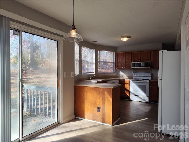 10000 Dunfries Road, Matthews, NC 28105