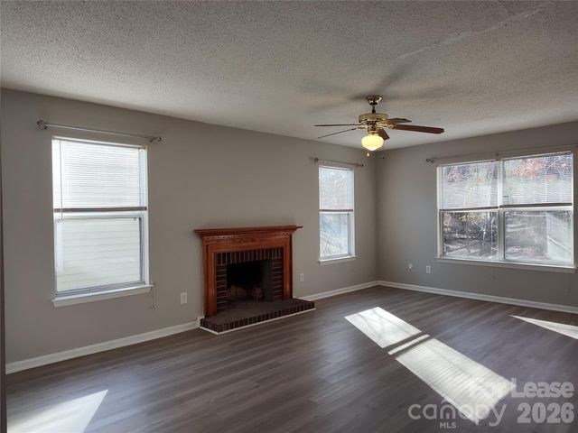 10000 Dunfries Road, Matthews, NC 28105