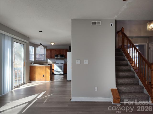 10000 Dunfries Road, Matthews, NC 28105