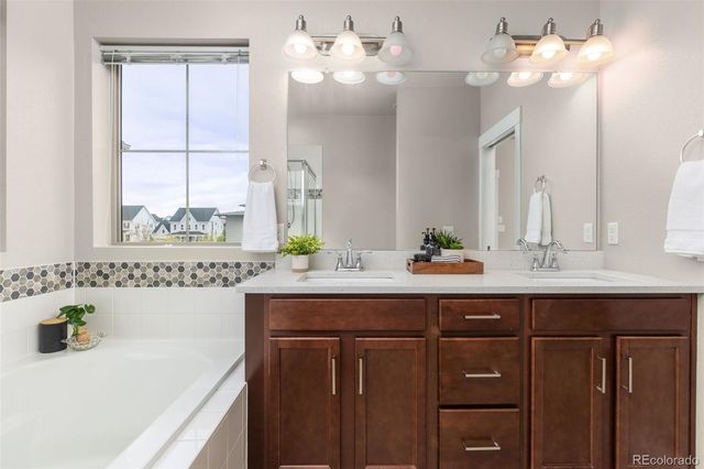 10080 E 59th Drive, Denver, CO 80238