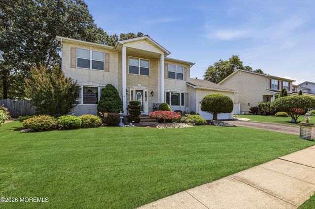 11 Bronia Street, Howell, NJ 07731