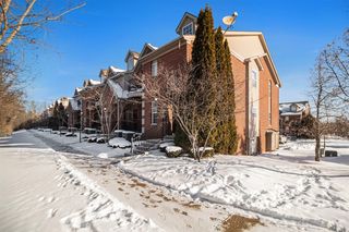 217 W Oakbrook Drive, Ann Arbor, MI 48103