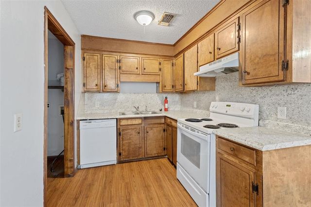 279 Victoria Drive, Lake Charles, LA 70611