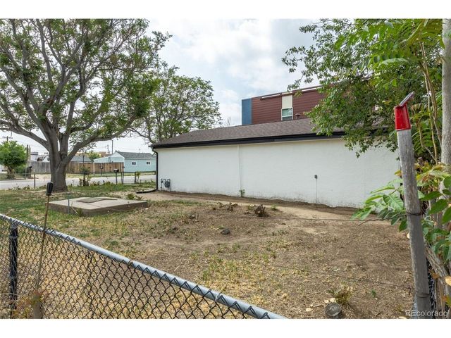 5805 Poplar St, Commerce City, CO 80022