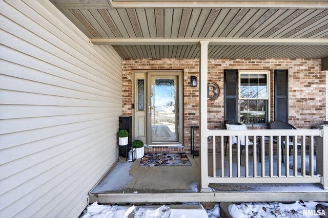 512 BITTERSWEET Avenue, Germantown Hills, IL 61548