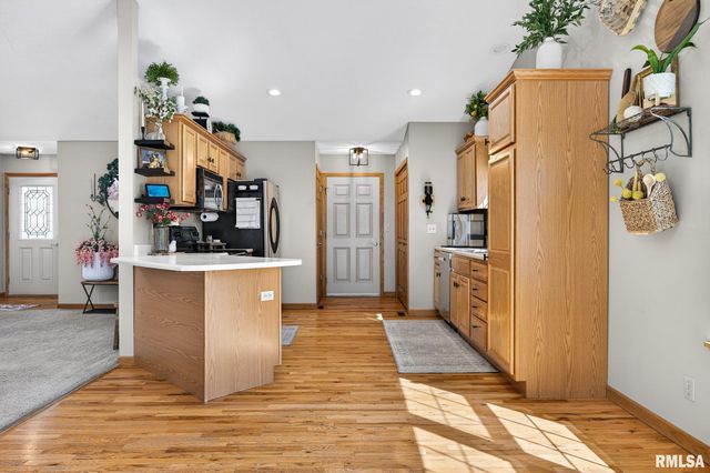 512 BITTERSWEET Avenue, Germantown Hills, IL 61548