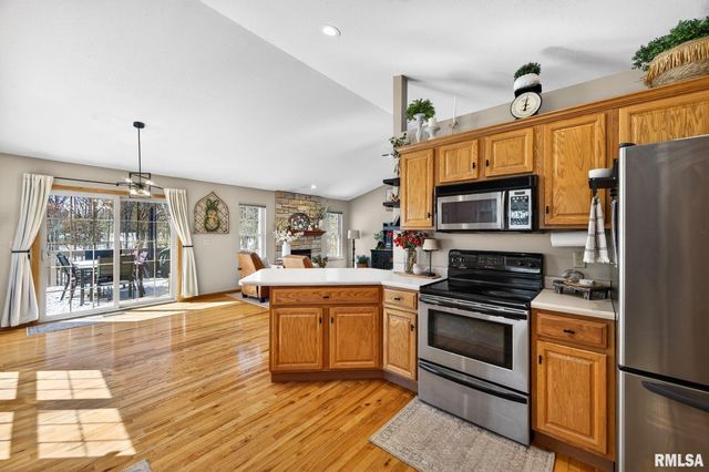 512 BITTERSWEET Avenue, Germantown Hills, IL 61548