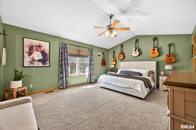 512 BITTERSWEET Avenue, Germantown Hills, IL 61548