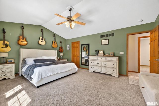 512 BITTERSWEET Avenue, Germantown Hills, IL 61548