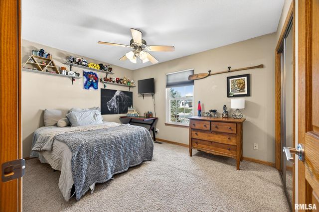 512 BITTERSWEET Avenue, Germantown Hills, IL 61548