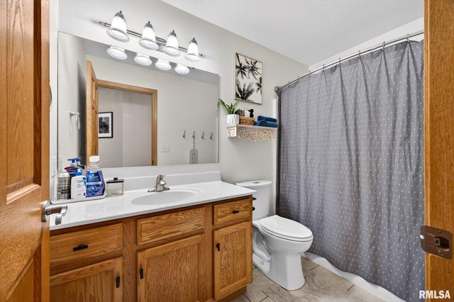 512 BITTERSWEET Avenue, Germantown Hills, IL 61548