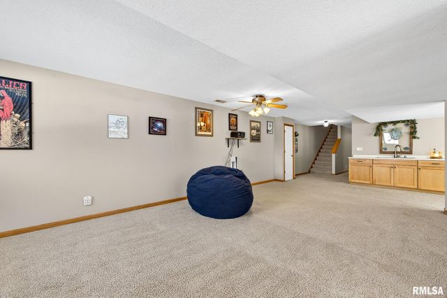 512 BITTERSWEET Avenue, Germantown Hills, IL 61548