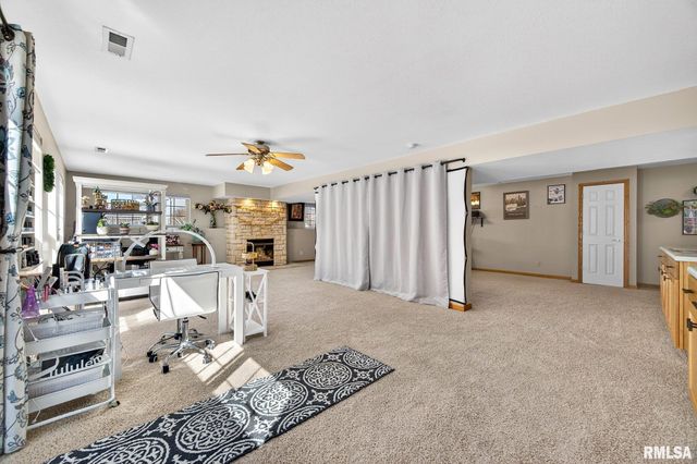 512 BITTERSWEET Avenue, Germantown Hills, IL 61548