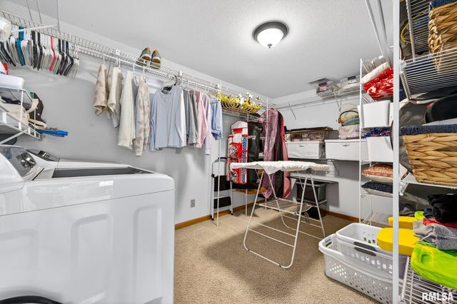 512 BITTERSWEET Avenue, Germantown Hills, IL 61548