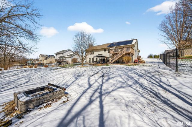 512 BITTERSWEET Avenue, Germantown Hills, IL 61548