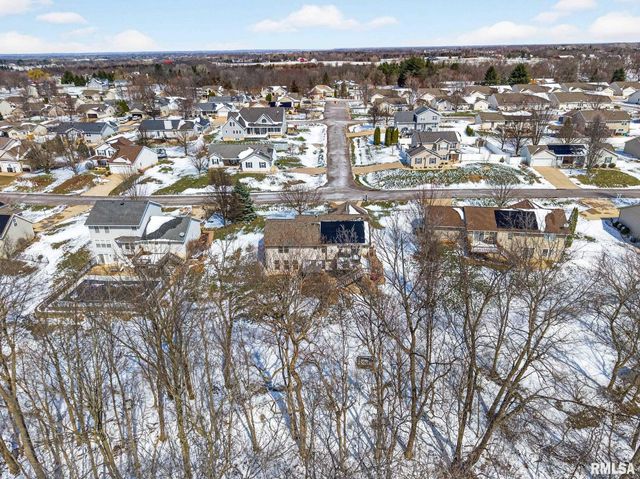 512 BITTERSWEET Avenue, Germantown Hills, IL 61548