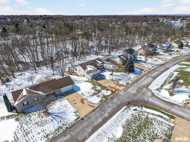 512 BITTERSWEET Avenue, Germantown Hills, IL 61548