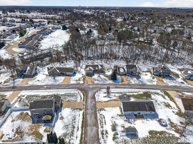 512 BITTERSWEET Avenue, Germantown Hills, IL 61548