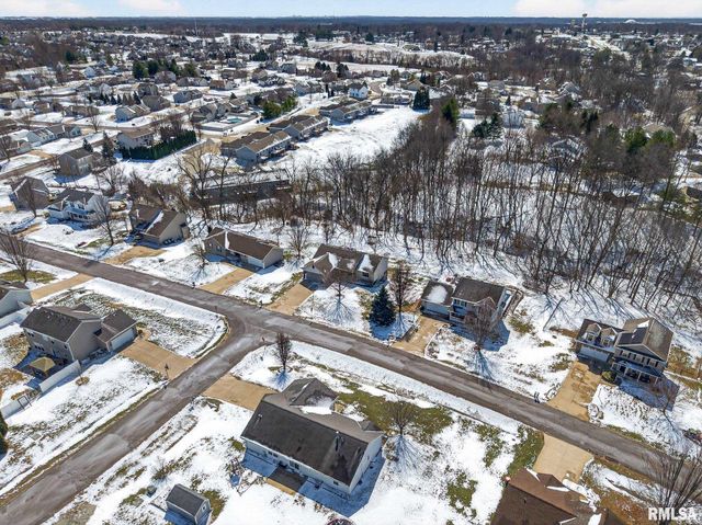 512 BITTERSWEET Avenue, Germantown Hills, IL 61548