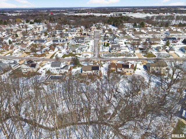 512 BITTERSWEET Avenue, Germantown Hills, IL 61548