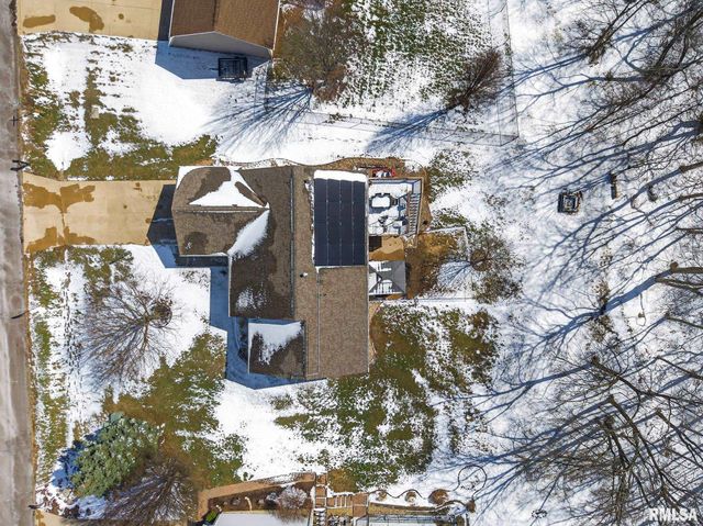 512 BITTERSWEET Avenue, Germantown Hills, IL 61548