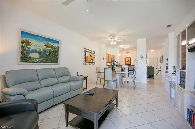 3964 Bishopwood CT E 1-202, Naples, FL 34114