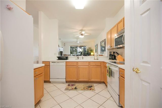 3964 Bishopwood CT E 1-202, Naples, FL 34114