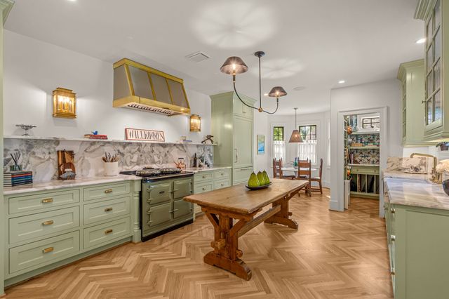 2336 Medford Court E, Fort Worth, TX 76109