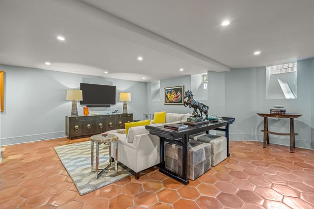 2336 Medford Court E, Fort Worth, TX 76109