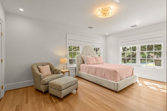 2336 Medford Court E, Fort Worth, TX 76109