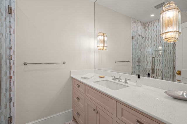 2336 Medford Court E, Fort Worth, TX 76109