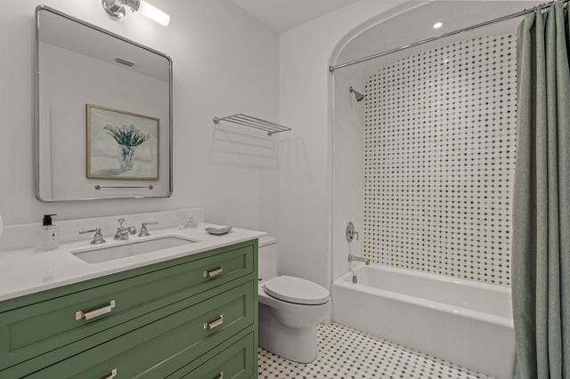 2336 Medford Court E, Fort Worth, TX 76109