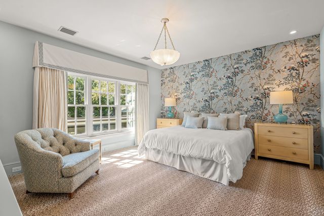 2336 Medford Court E, Fort Worth, TX 76109