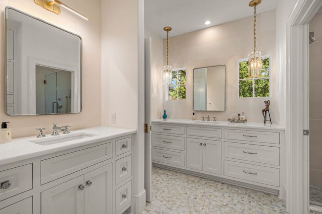 2336 Medford Court E, Fort Worth, TX 76109