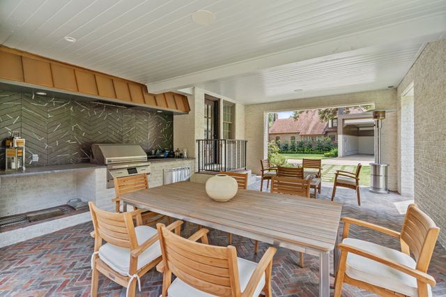 2336 Medford Court E, Fort Worth, TX 76109