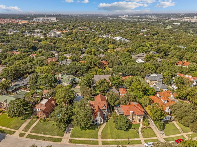 2336 Medford Court E, Fort Worth, TX 76109