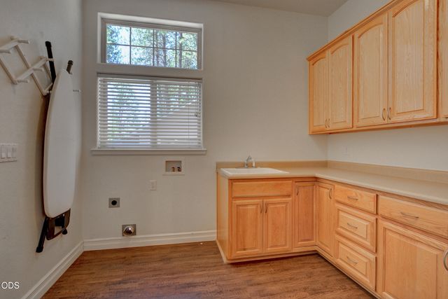 188 Verde Lane, Merlin, OR 97532