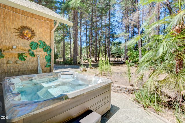 188 Verde Lane, Merlin, OR 97532