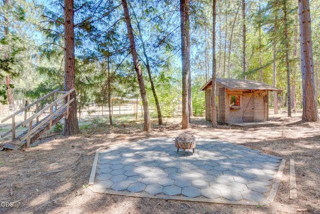 188 Verde Lane, Merlin, OR 97532