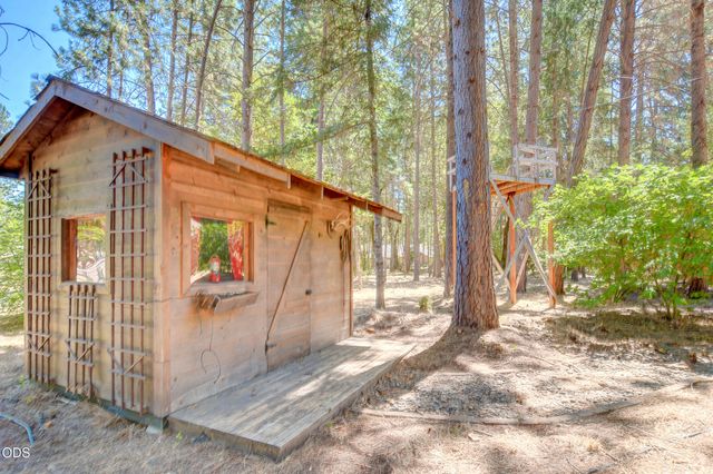 188 Verde Lane, Merlin, OR 97532