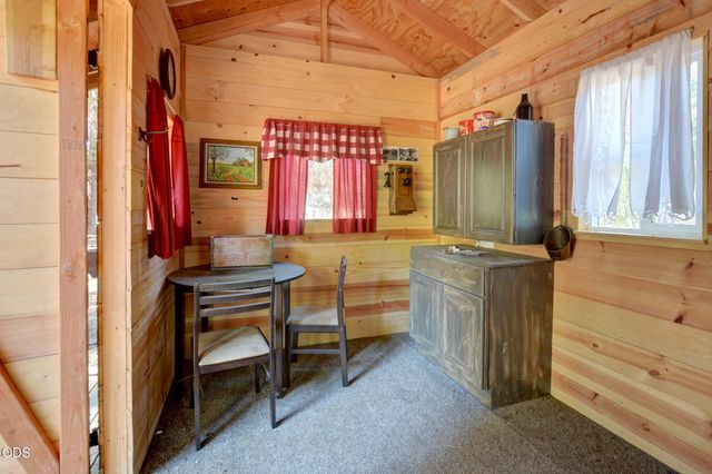 188 Verde Lane, Merlin, OR 97532
