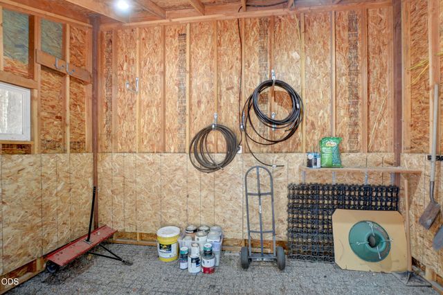 188 Verde Lane, Merlin, OR 97532