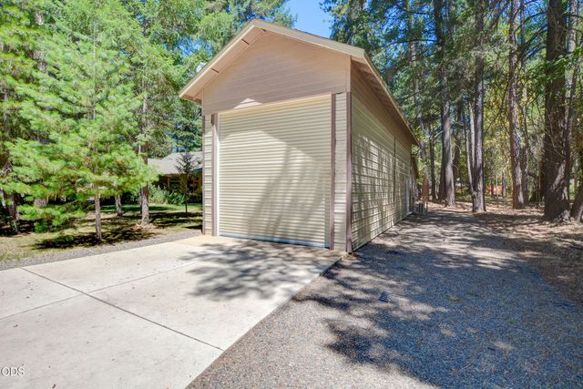 188 Verde Lane, Merlin, OR 97532