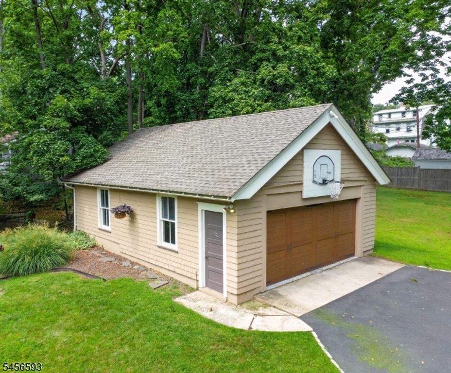 237 Raymond Ave, South Orange Village Twp., NJ 07079 — photo 5