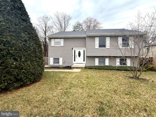 8024 ESCALON AVE, Pasadena, MD 21122