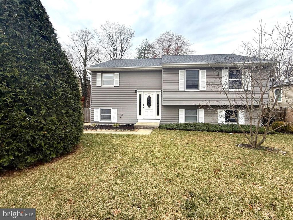 8024 ESCALON AVE, Pasadena, MD 21122