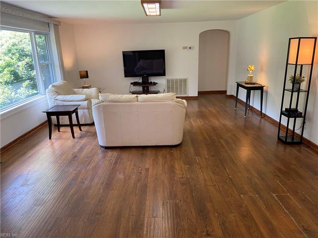 2708 N Landing RD, Virginia Beach, VA 23456